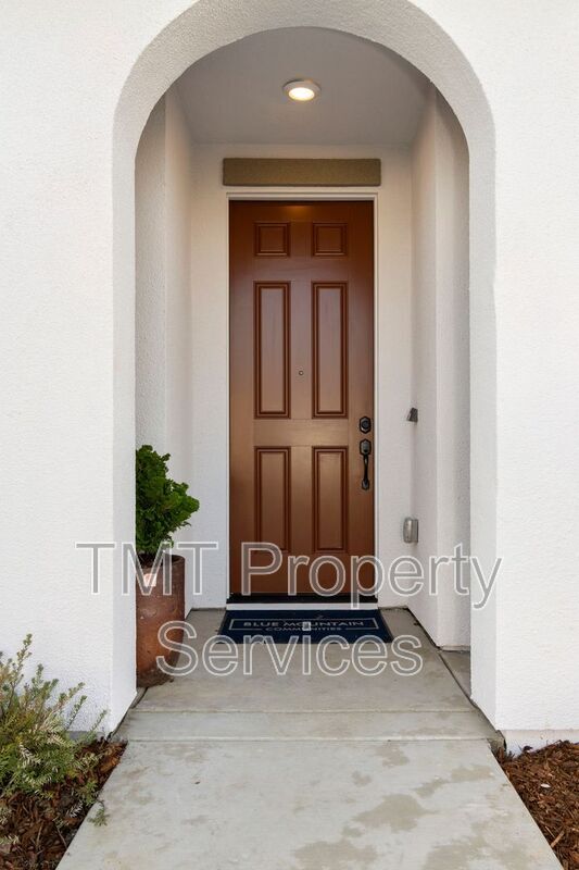 Building Photo - 4470 Saone Walk