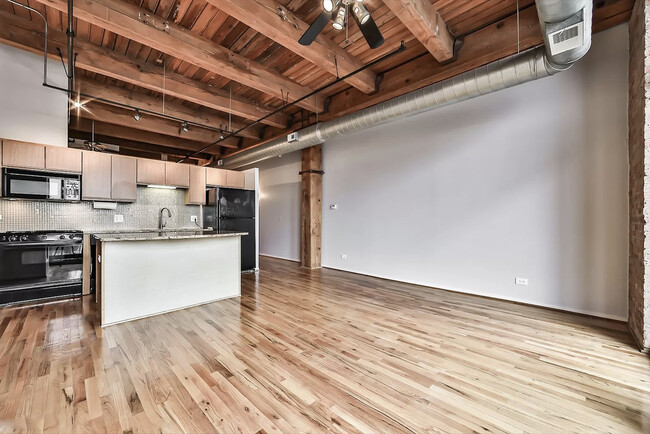 Building Photo - 1250 W Van Buren St