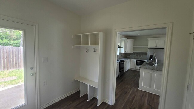 Foto del edificio - 6213 County Rd 1143