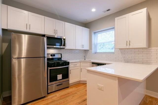 Building Photo - 3 bedroom in CHICAGO IL 60615
