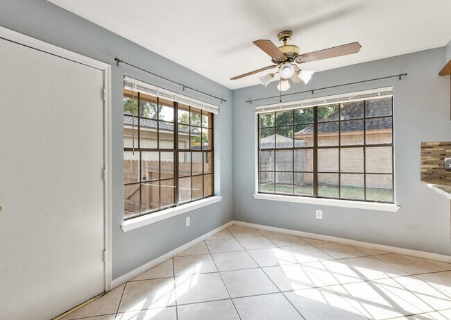 Building Photo - 3926 Oak Gardens Dr