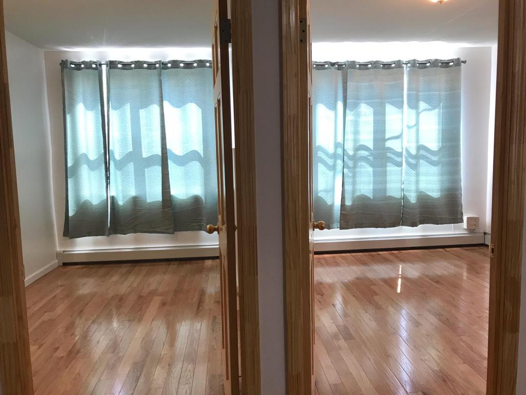 Foto del edificio - 2370 E 2nd St