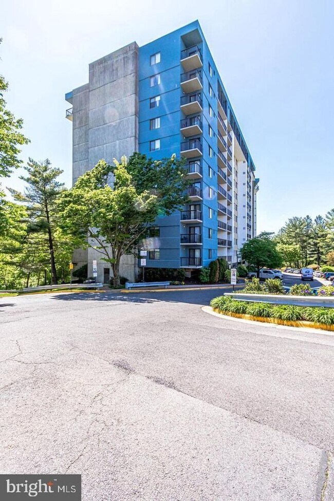 Foto del edificio - 3800 Powell Ln
