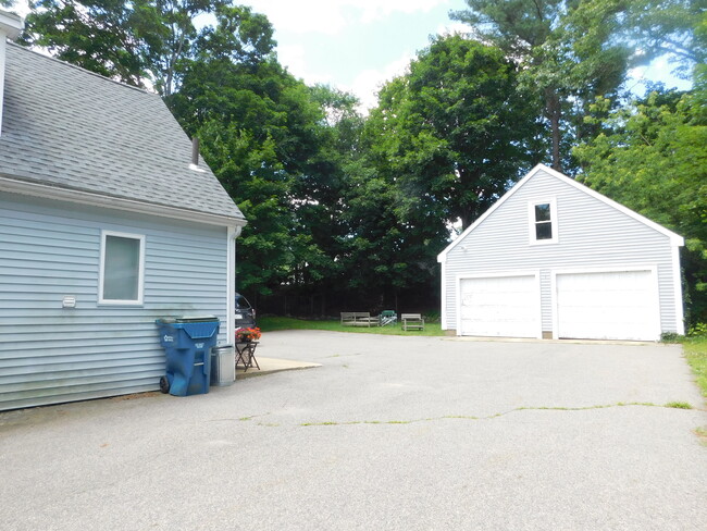 Building Photo - 63 Pond St