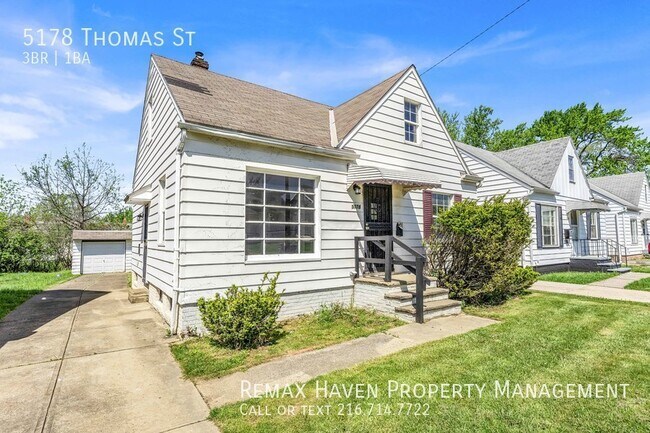 Building Photo - 5178 Thomas St, Maple Heights - Spacious 3...