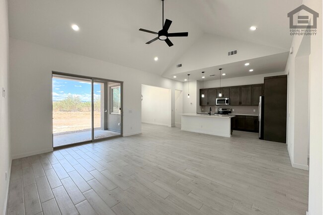 Foto del edificio - 18108 W Morning Vista Ln