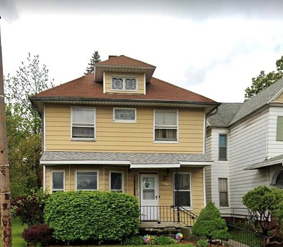 Primary Photo - 2315 Lagrange
