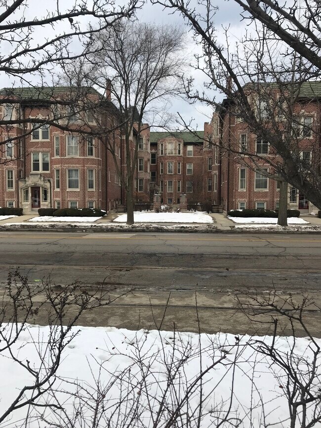 Foto del edificio - 322 Washington Blvd