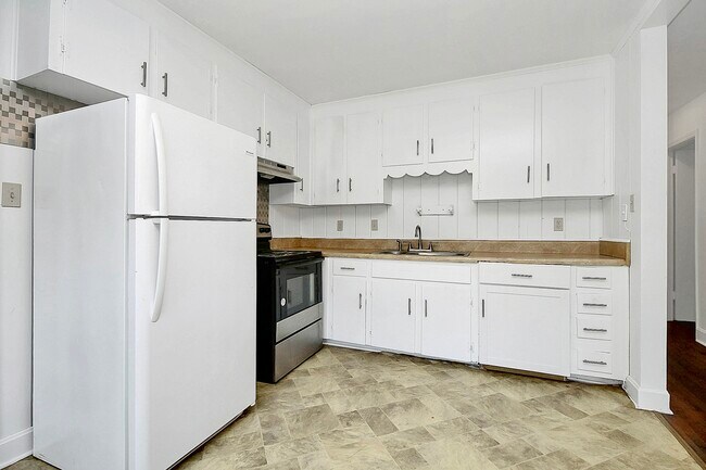 Foto del edificio - 4401 Ridgeley Dr