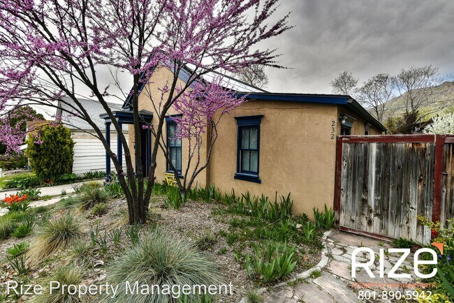 Building Photo - 2 br, 1 bath House - 232 W 700 N