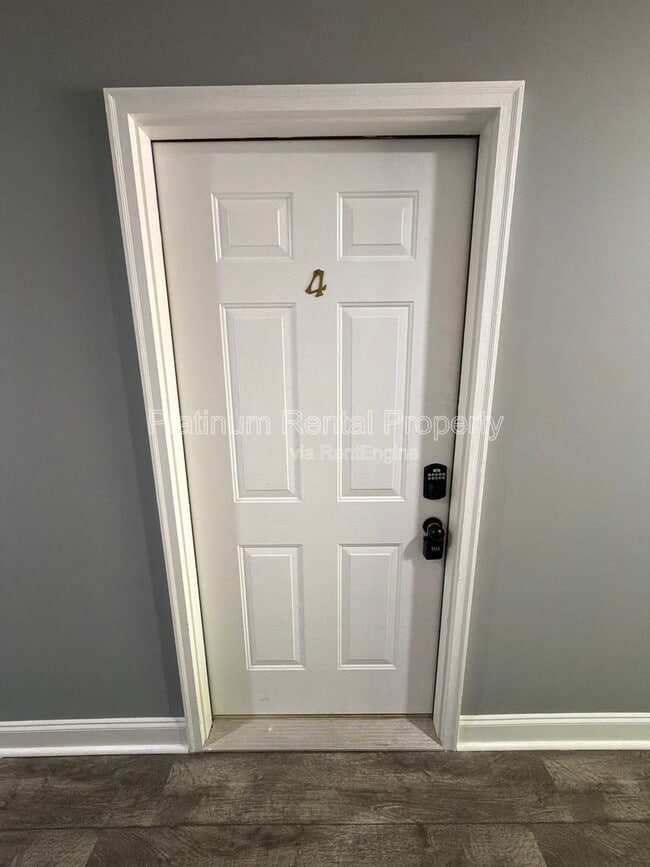 Photo - 1502 Waverly Way Apartment