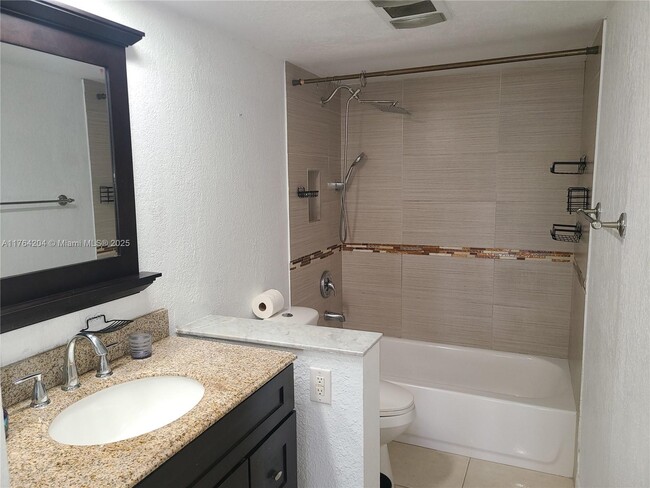 Building Photo - 2318 S Cypress Bend Dr