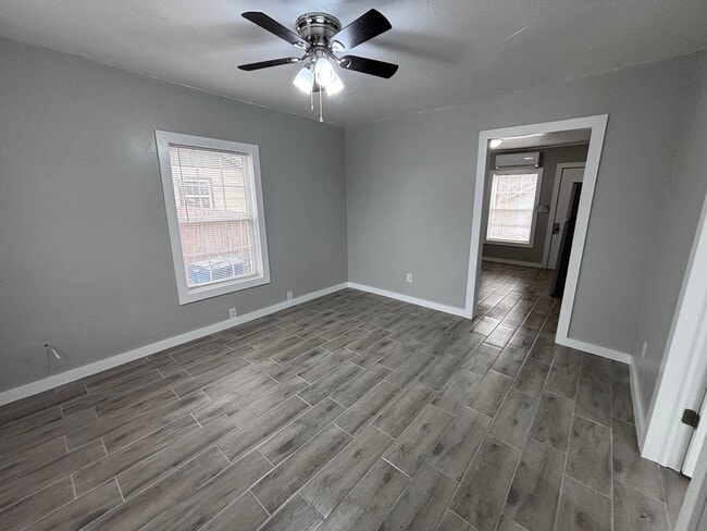 Building Photo - Remodeled 2 bedroom, 1 bathroom house with fenced yard and garage