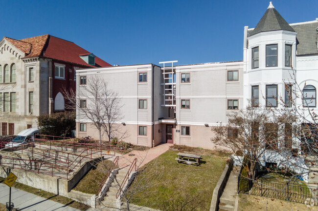 Foto del edificio - Fairmont Square Apartments