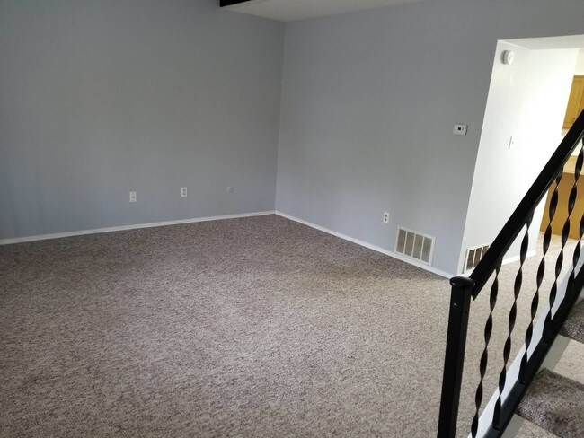 Building Photo - 601 Fawn Dr