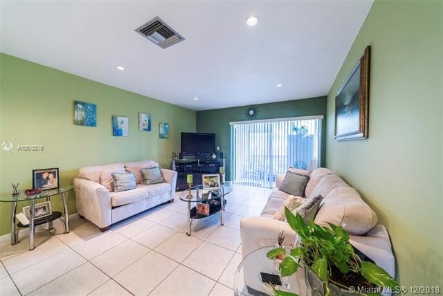 Foto del edificio - 2557 Emory Dr W