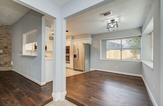 Foto del edificio - 6607 Readsland Ln