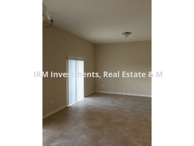Foto del edificio - 2 bed 2 bath 1 Car  Garage townhome