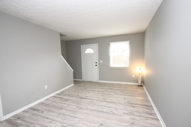 Building Photo - 315 Forest St