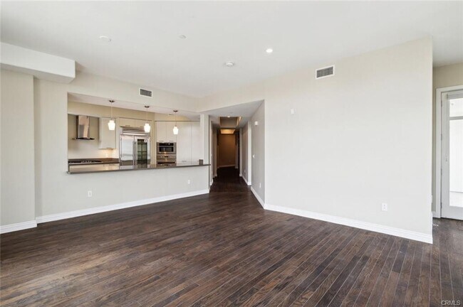 Building Photo - 619 Caruso Ave