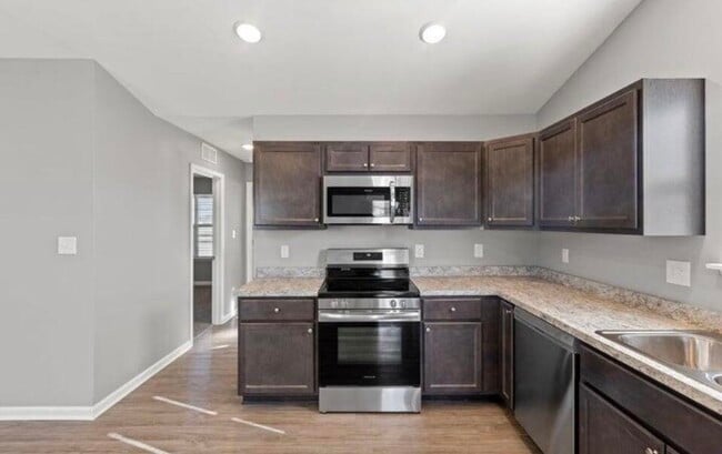 Building Photo - 225 Parker Pl