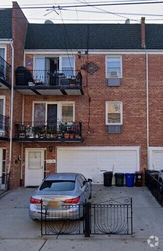 Building Photo - 10138 104th St