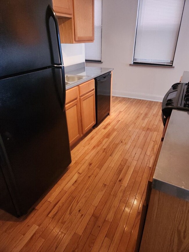 Foto del edificio - 1603 Broadway St