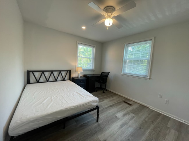 Photo - 4199 University Dr (Fairfax, VA) Townhome