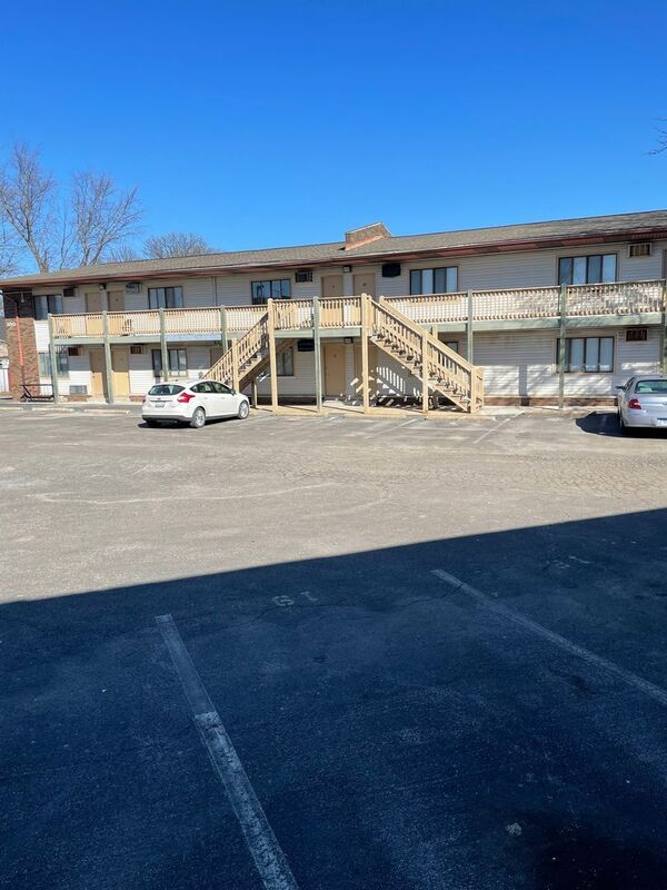 Building Photo - 100 N 27th St