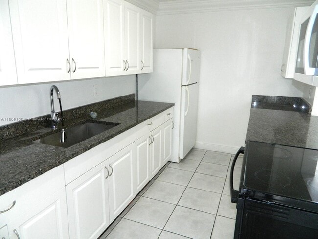Building Photo - 1270 SW 29th Terrace
