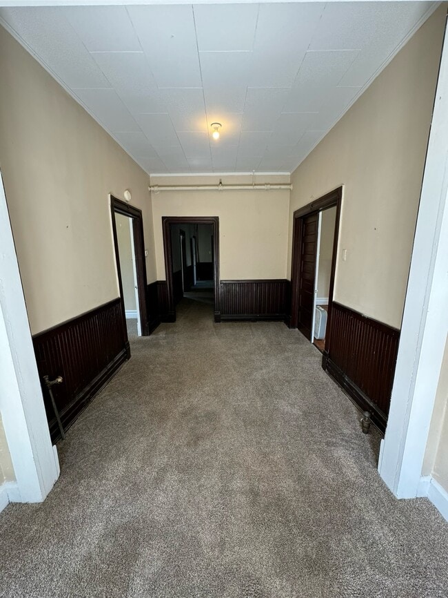 Building Photo - 311 N Confederate Ave