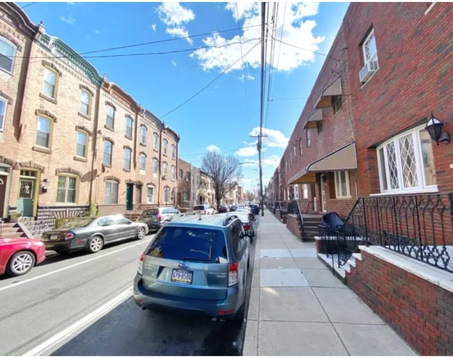 Building Photo - 2308 S 15th St