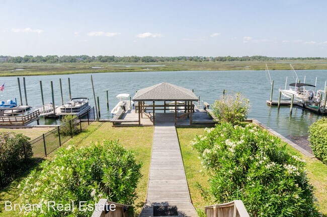 Building Photo - 3 br, 2.5 bath House - 46-B Pelican Drive
