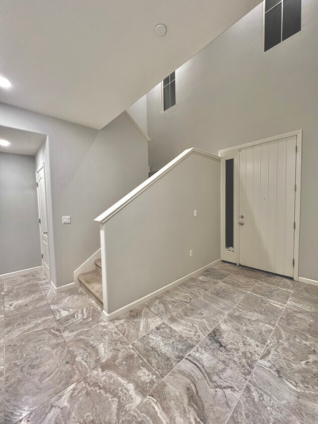 Primary Photo - 3090 Empoli St