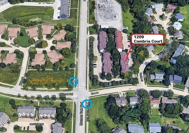 Building Photo - $1,225 | 2 Bedroom + Bonus Room, 1.5 Bathr...