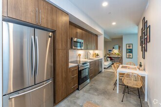 1BR, 1 BA - 643SF - 4th and J