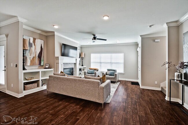 Foto del edificio - 1719 W Broadway Pl