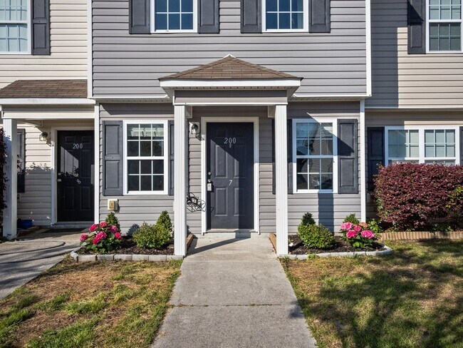 Building Photo - Welcome to Raymond's Landing!