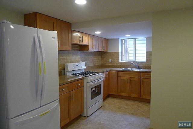 Primary Photo - 129-131 6th St