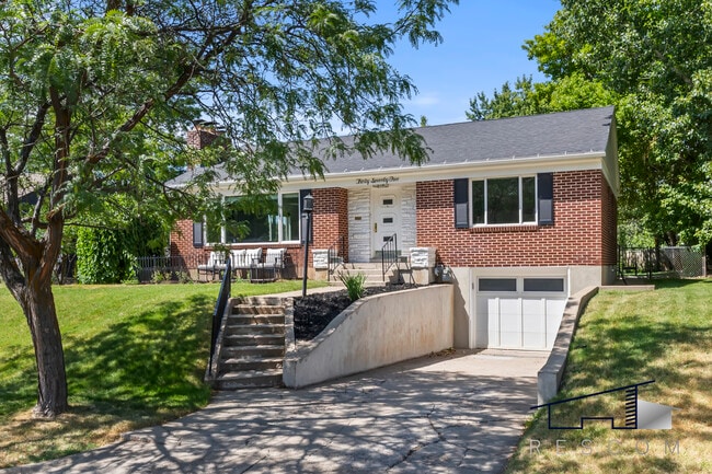 Building Photo - 3075 Polk Ave
