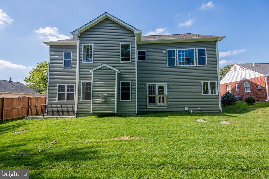 Foto principal - 7422 Sportsman Dr