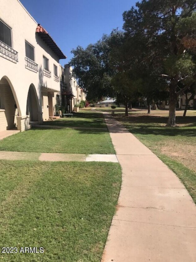 Foto principal - 4666 N 19th Ave