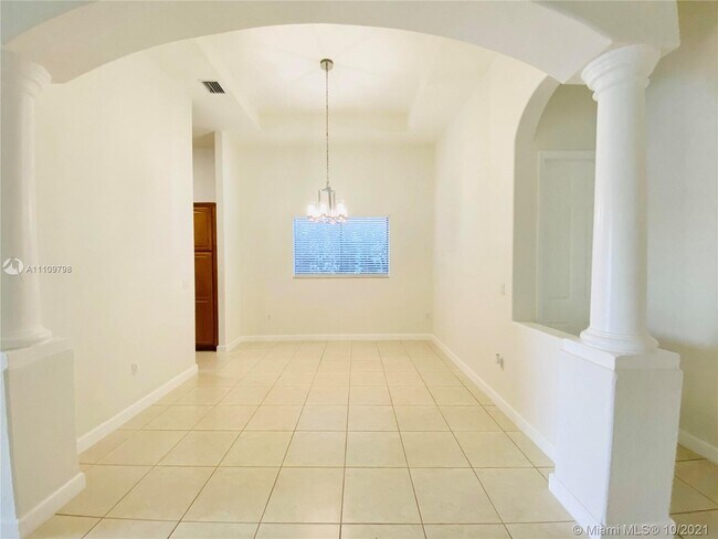 Building Photo - 7738 SW 188th Terrace