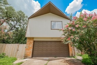 Building Photo - 1940 E Allegro St