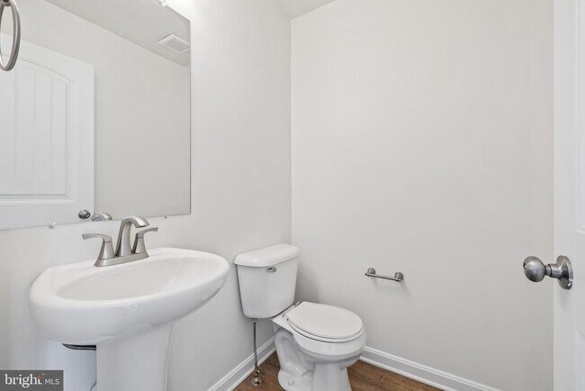 Foto del edificio - 16 Secretariat Dr