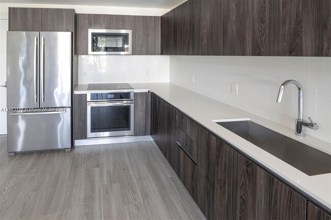 Foto del edificio - 2960 NE 207th St