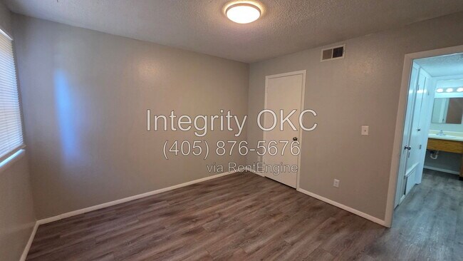 Foto del edificio - 3803 N Rockwell Ave