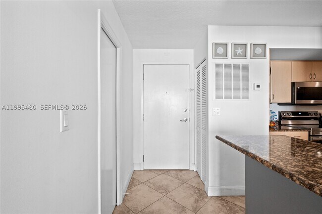 Building Photo - 6917 Collins Ave