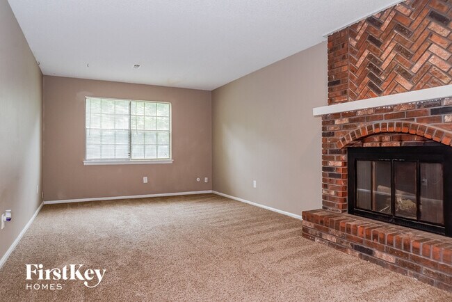 Foto del edificio - 12512 Silver Ln