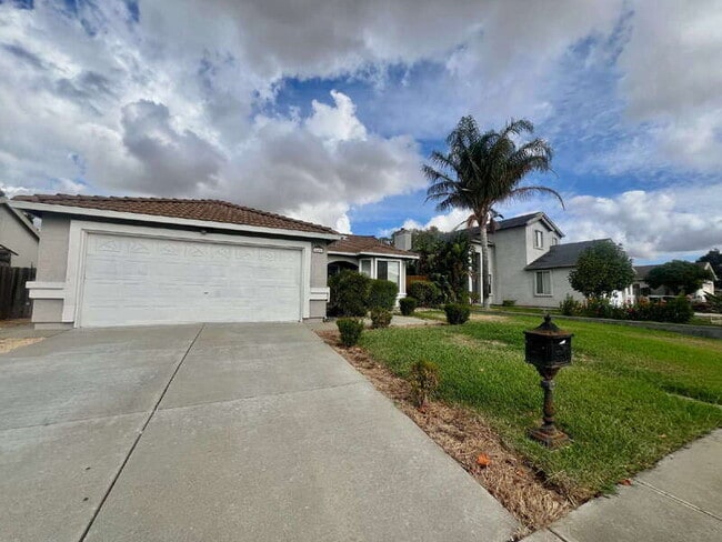 Foto del edificio - 1605 Paseo Flores Dr